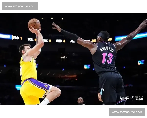 湖人对阵热火第四场开赛时间确定引发球迷高度关注总决赛走势成焦点